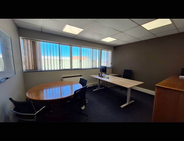 1,038M² WAREHOUSE TO LET IN WYNBERG